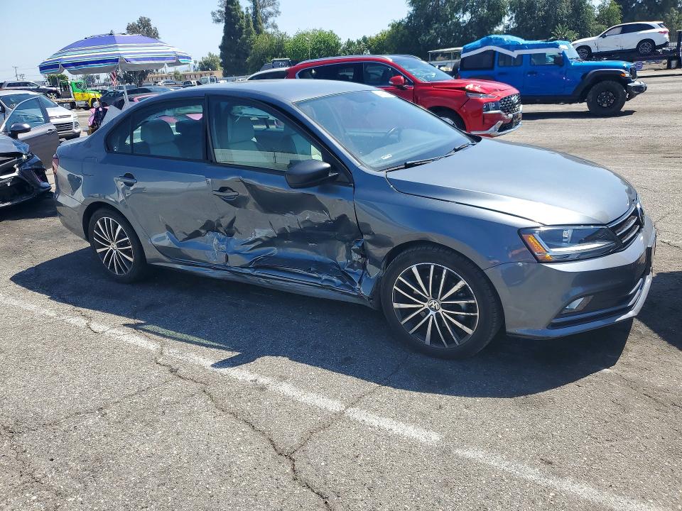 48941586 :رقم المزاد ، 3VWD17AJ9HM393808 vin ، 2017 Volkswagen Jetta مزاد بيع