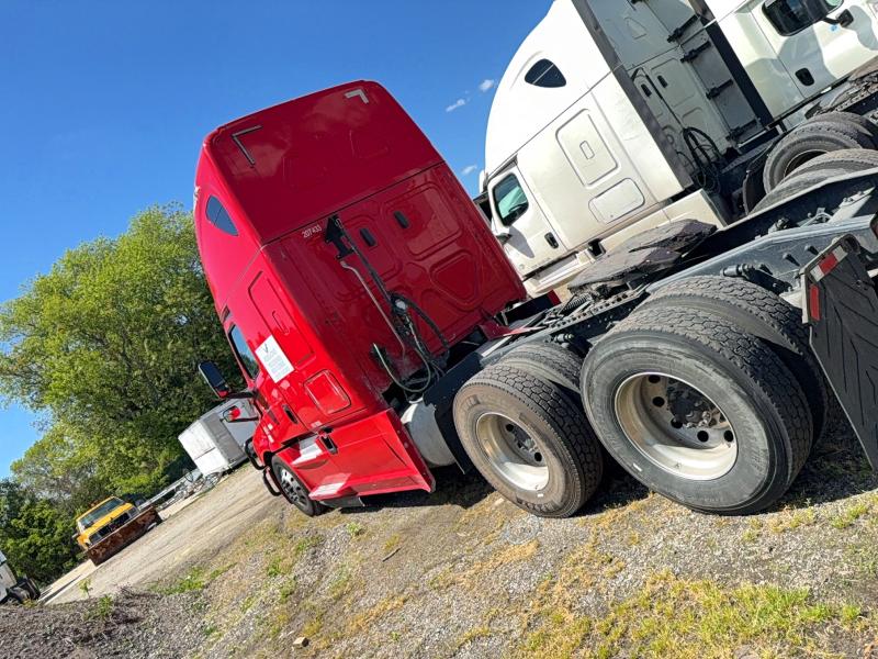 Продажа на аукционе авто 2019 Freigliner Cascadia 126, vin: 3AKJHHDR2KSKD7619, номер лота: 51693116