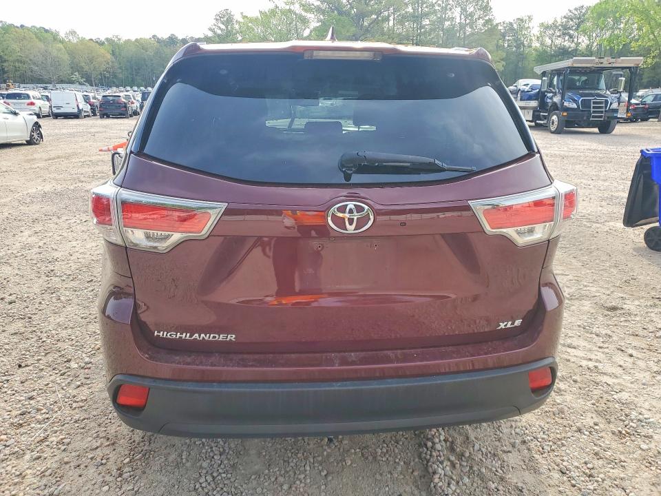 48933676 :رقم المزاد ، 5TDKKRFH3GS125778 vin ، 2016 Toyota Highlander مزاد بيع