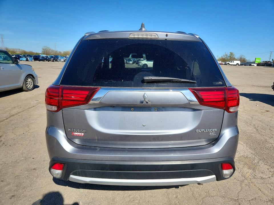 2018 Mitsubishi Outlander მანქანა იყიდება აუქციონზე, vin: JA4AZ3A39JZ006360, აუქციონის ნომერი: 50294436