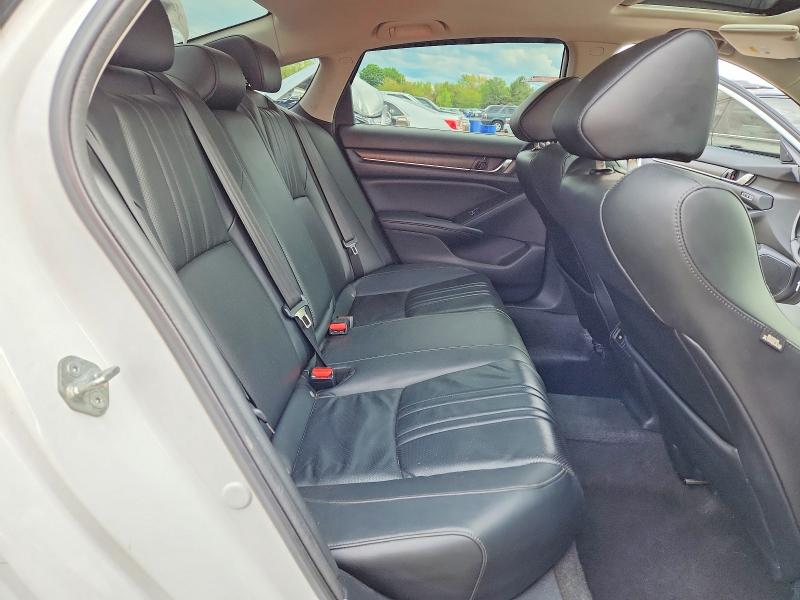 Продажа на аукционе авто 2022 Honda Accord, vin: 1HGCV1F56NA026886, номер лота: 52041396