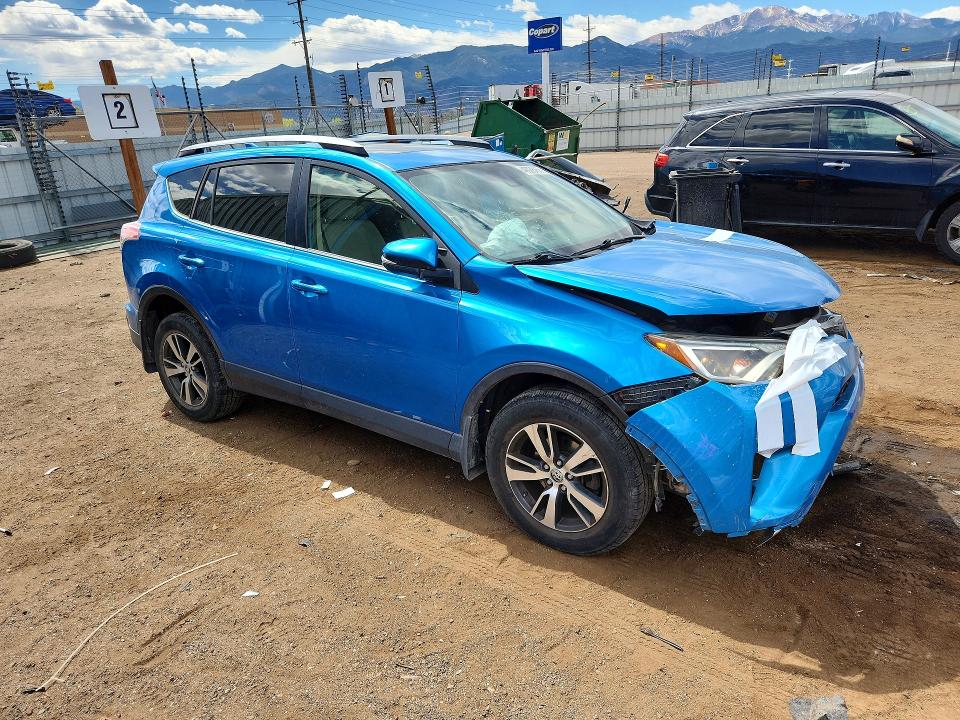 Продажа на аукционе авто 2018 Toyota Rav4, vin: JTMRFREV6JD231476, номер лота: 49028456