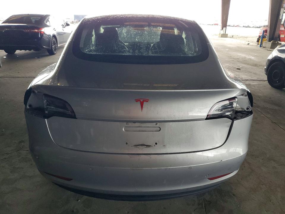 48457236 :رقم المزاد ، 5YJ3E1EA7JF044022 vin ، 2018 Tesla Model 3 مزاد بيع