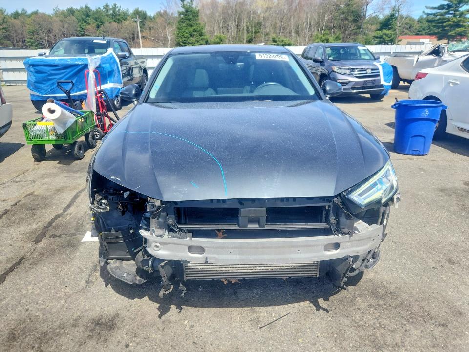 Продаж на аукціоні авто 2019 Audi A4, vin: WAUENAF40KN006827, номер лоту: 51329096