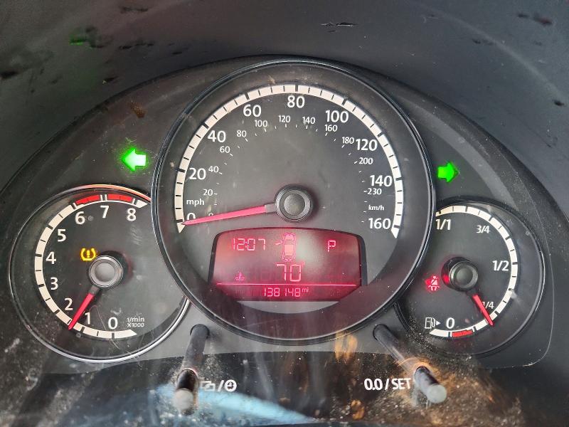49134526 :رقم المزاد ، 3VWF17AT5FM623321 vin ، 2015 Volkswagen Beetle مزاد بيع