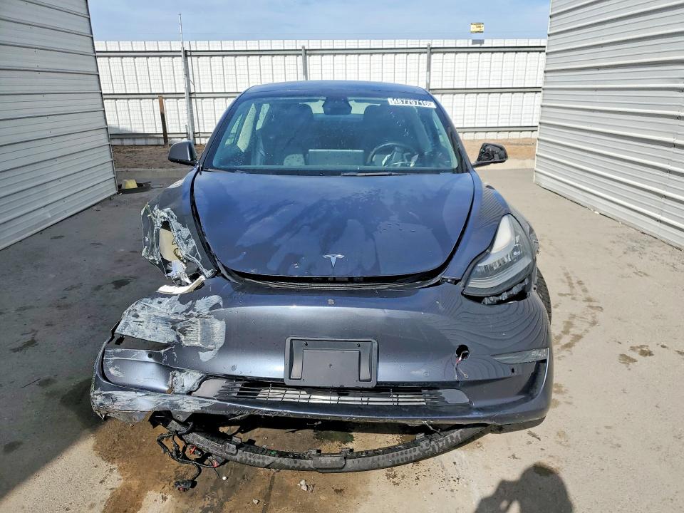 48779716 :رقم المزاد ، 5YJ3E1EB1NF261676 vin ، 2022 Tesla Model 3 مزاد بيع