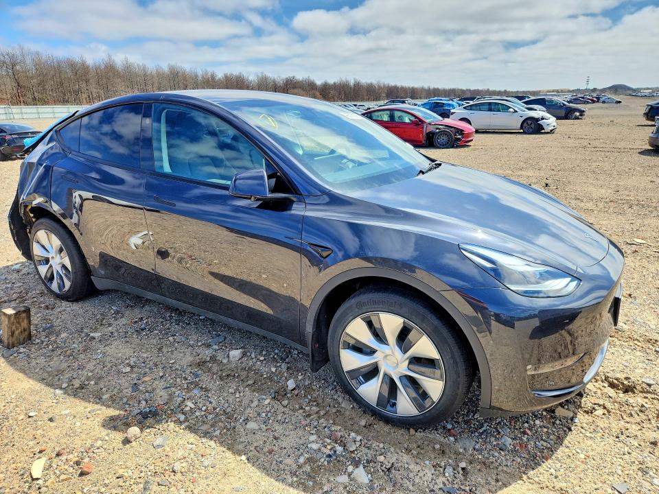 49575636 :رقم المزاد ، 7SAYGAEE4RF994761 vin ، 2024 Tesla Model Y مزاد بيع