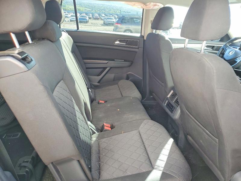 51516746 :رقم المزاد ، 1V2GR2CA0JC552424 vin ، 2018 Volkswagen Atlas مزاد بيع