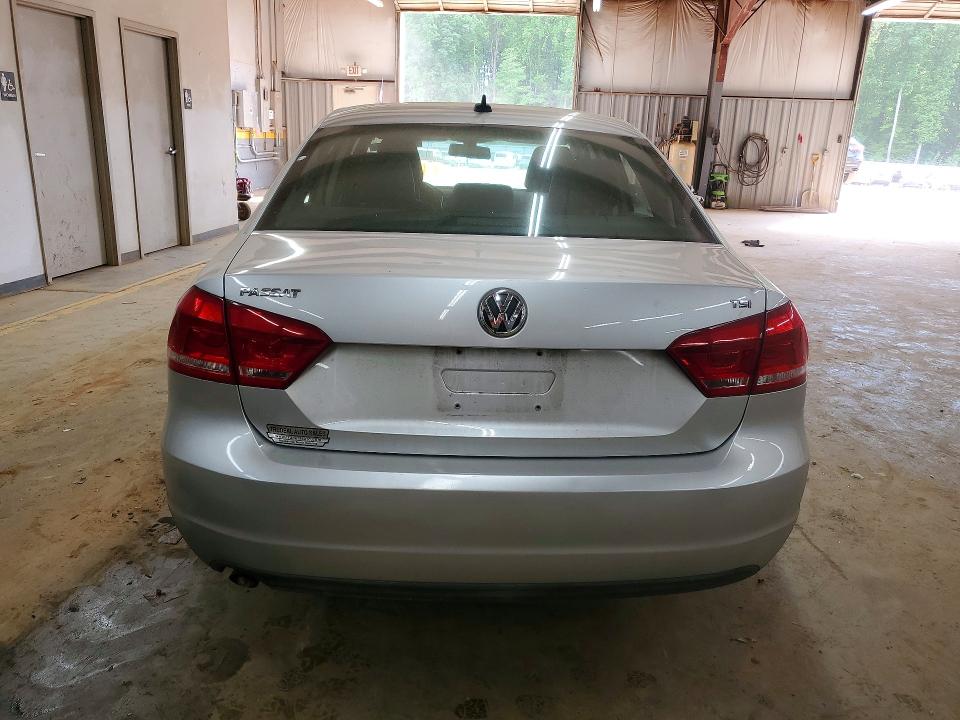 50154576 :رقم المزاد ، 1VWAT7A3XFC038546 vin ، 2015 Volkswagen Passat مزاد بيع