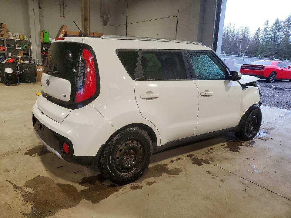 48661516 :رقم المزاد ، KNDJP3A55J7550198 vin ، 2018 Kia Soul مزاد بيع