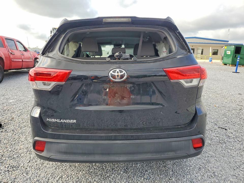 Продаж на аукціоні авто 2018 Toyota Highlander, vin: 5TDZZRFH7JS247223, номер лоту: 51490436