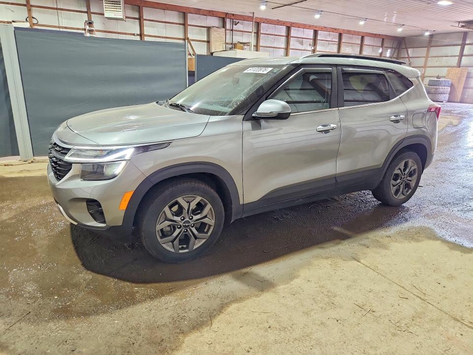 51122876 :رقم المزاد ، KNDEUCAA5R7610368 vin ، 2024 Kia Seltos مزاد بيع