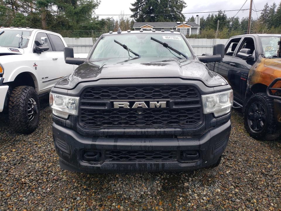 46411696 :رقم المزاد ، 3C63RRGL8LG132535 vin ، 2020 Ram 3500 مزاد بيع