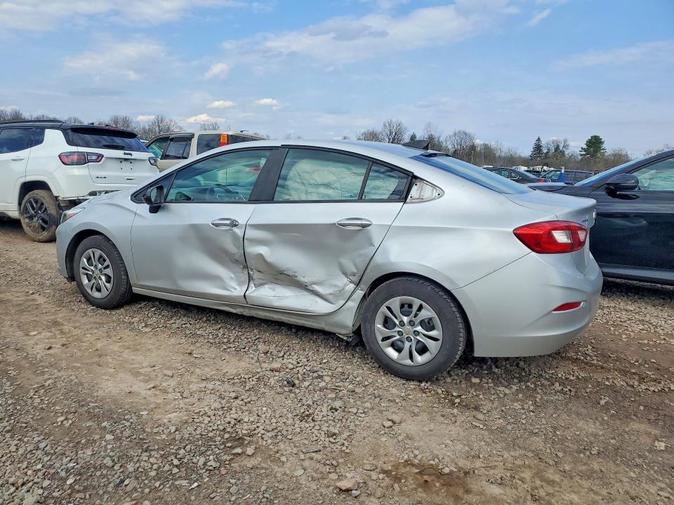 50826356 :رقم المزاد ، 1G1BC5SM8K7132665 vin ، 2019 Chevrolet Cruze مزاد بيع