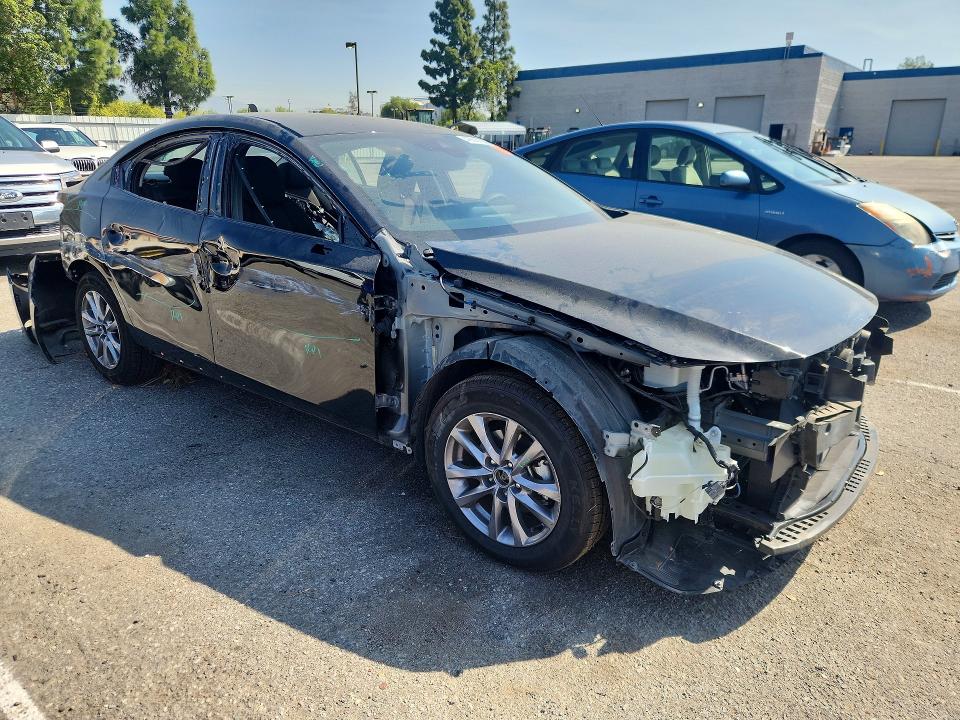 48687966 :رقم المزاد ، JM1BPAA7XN1507379 vin ، 2022 Mazda 3 مزاد بيع