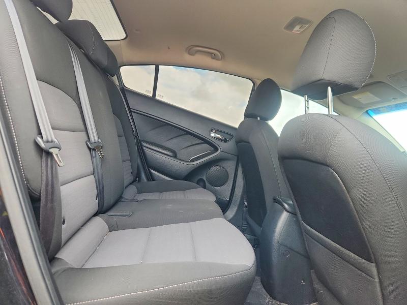 48828166 :رقم المزاد ، 3KPFL4A70HE024354 vin ، 2017 Kia Forte مزاد بيع