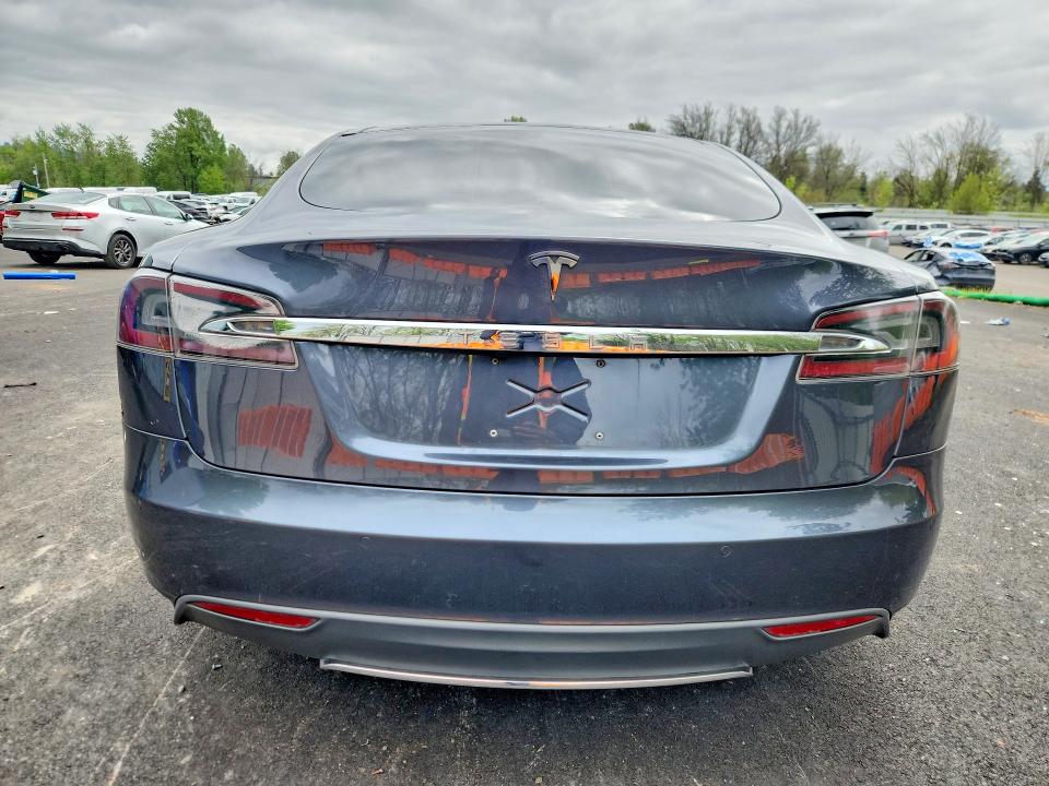 50784926 :رقم المزاد ، 5YJSA1E26GF133167 vin ، 2016 Tesla Model S مزاد بيع