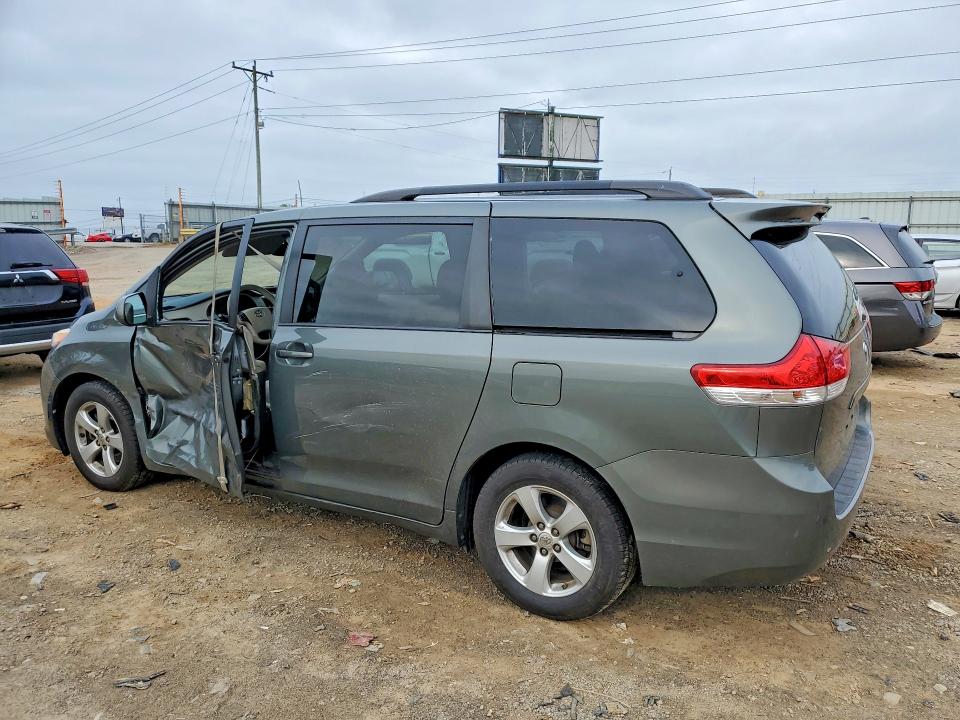 Продаж на аукціоні авто 2014 Toyota Sienna, vin: 5TDKK3DC2ES476330, номер лоту: 51589756