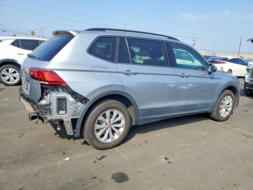 52065736 :رقم المزاد ، 3VV1B7AX0KM125911 vin ، 2019 Volkswagen Tiguan مزاد بيع