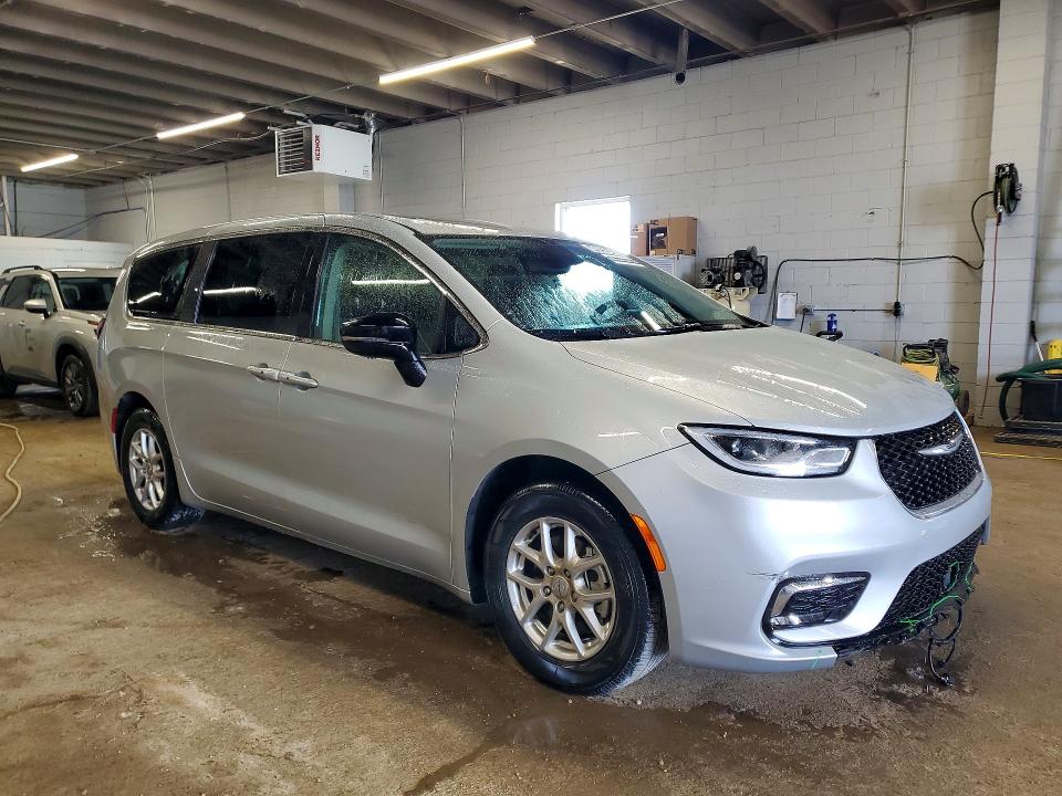 Продажа на аукционе авто 2024 Chrysler Pacifica, vin: 2C4RC1BG3RR148869, номер лота: 49256466