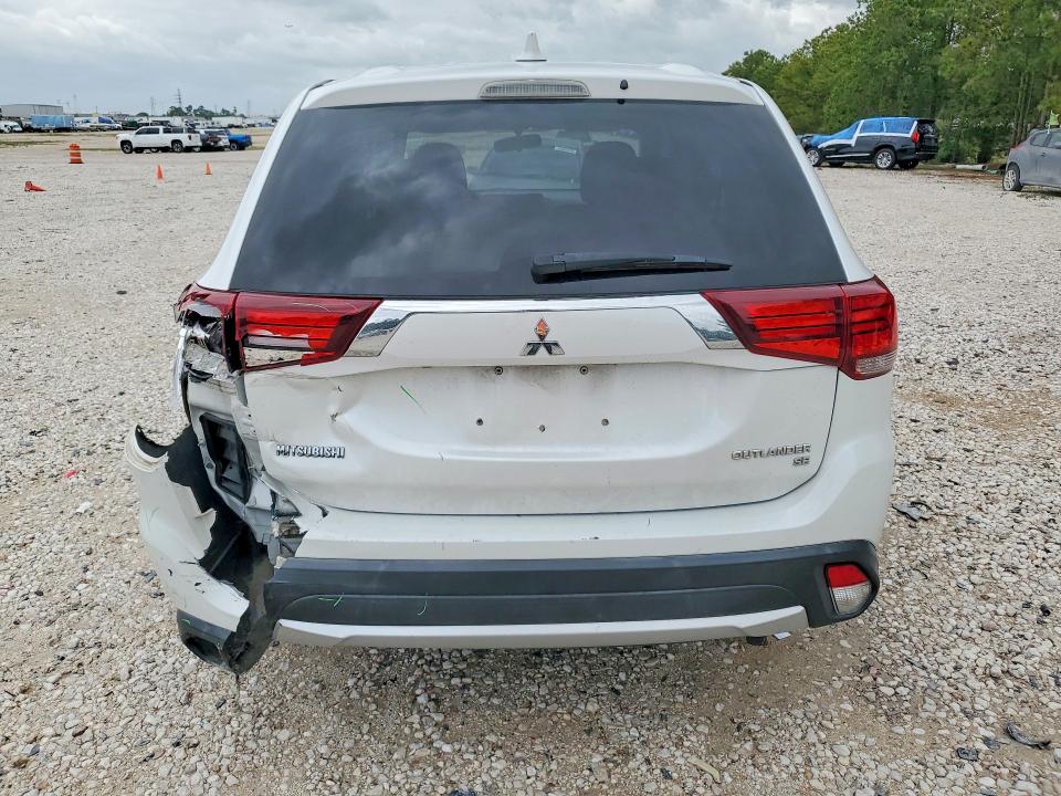 Продажа на аукционе авто 2018 Mitsubishi Outlander, vin: JA4AD3A38JZ006235, номер лота: 49761746