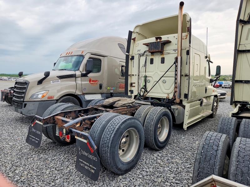 51113616 :رقم المزاد ، 1FUJGLDRXDLBX8153 vin ، 2013 Freightliner Cascadia مزاد بيع