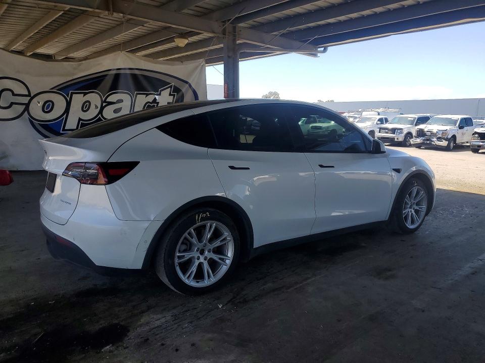 Продажа на аукционе авто 2021 Tesla Model Y, vin: 5YJYGAEE8MF252014, номер лота: 51036926