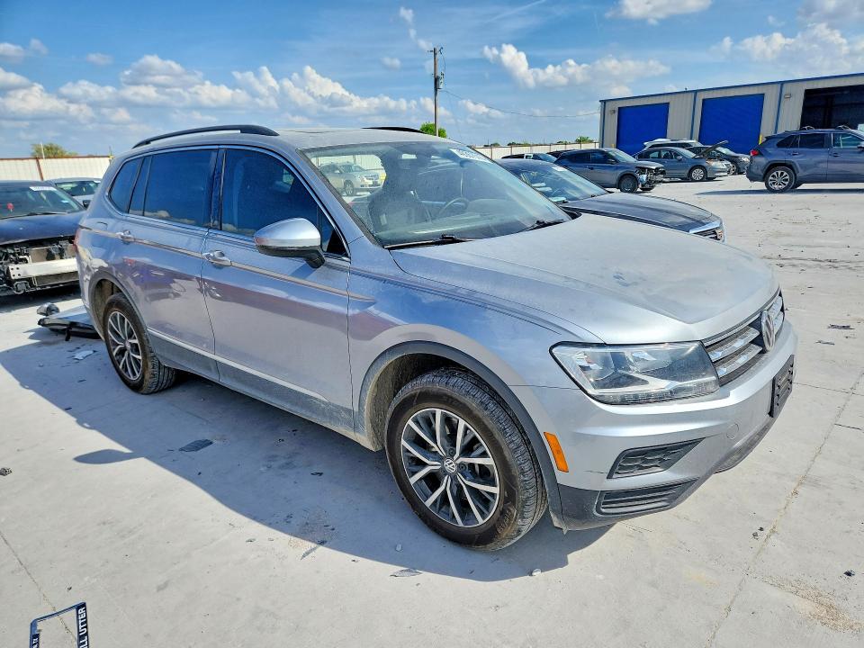 49367516 :رقم المزاد ، 3VV2B7AX0LM005449 vin ، 2020 Volkswagen Tiguan مزاد بيع