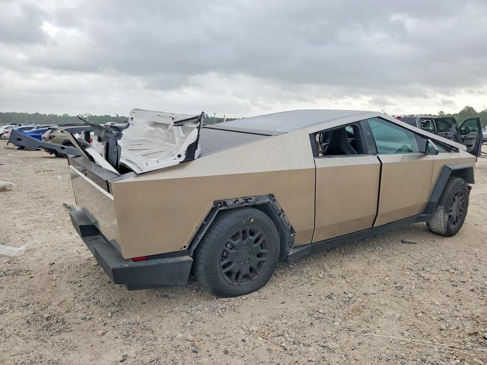 48627916 :رقم المزاد ، 7G2CEHED8RA025861 vin ، 2024 Tesla Cybertruck مزاد بيع