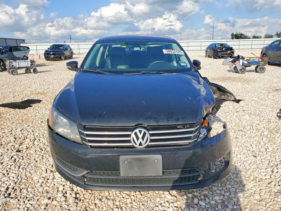 50652426 :رقم المزاد ، 1VWBP7A31DC085082 vin ، 2013 Volkswagen Passat مزاد بيع