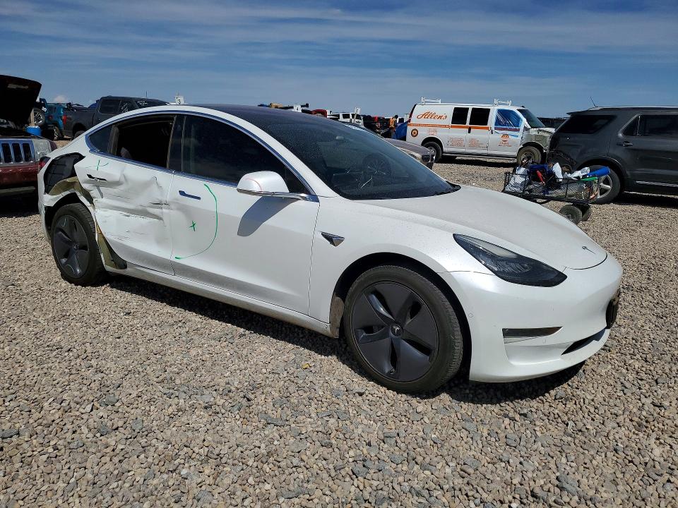 Продаж на аукціоні авто 2018 Tesla Model 3, vin: 5YJ3E1EA4JF009180, номер лоту: 49431506