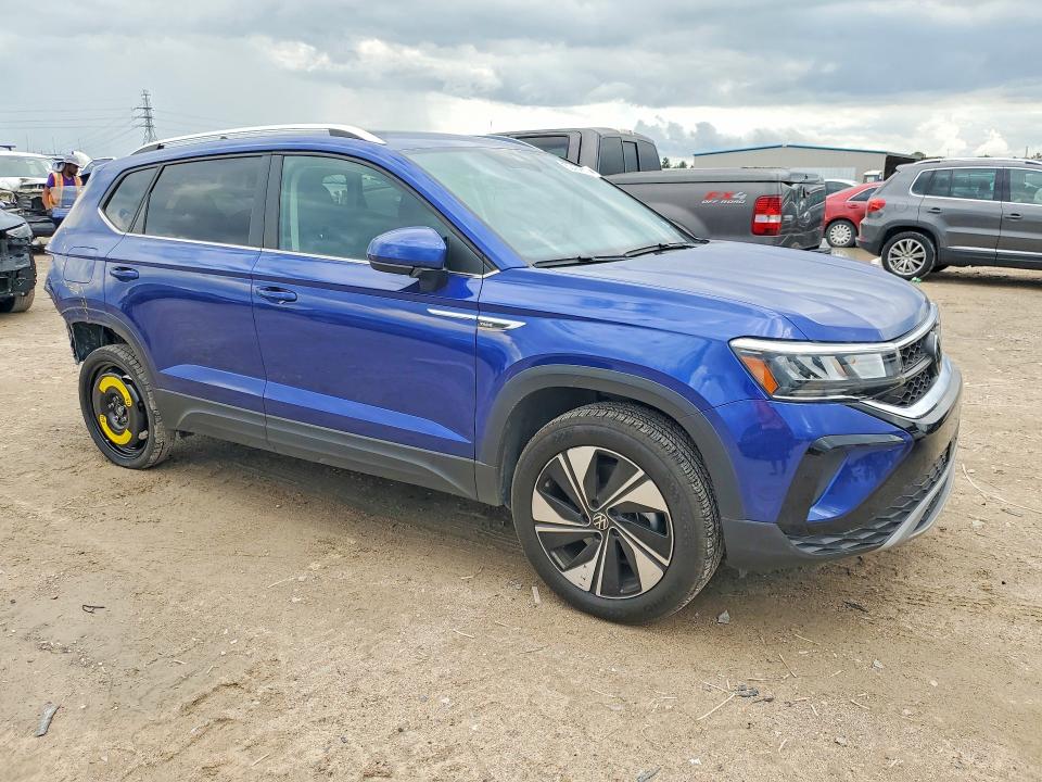 50404916 :رقم المزاد ، 3VVUX7B25RM040137 vin ، 2024 Volkswagen Taos مزاد بيع