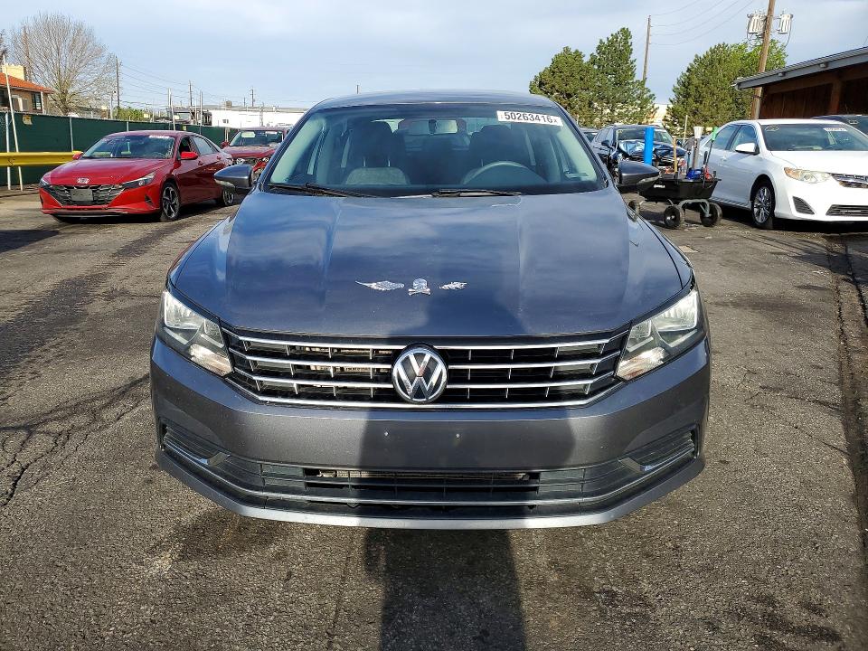 50263416 :رقم المزاد ، 1VWAT7A39GC042704 vin ، 2016 Volkswagen Passat مزاد بيع
