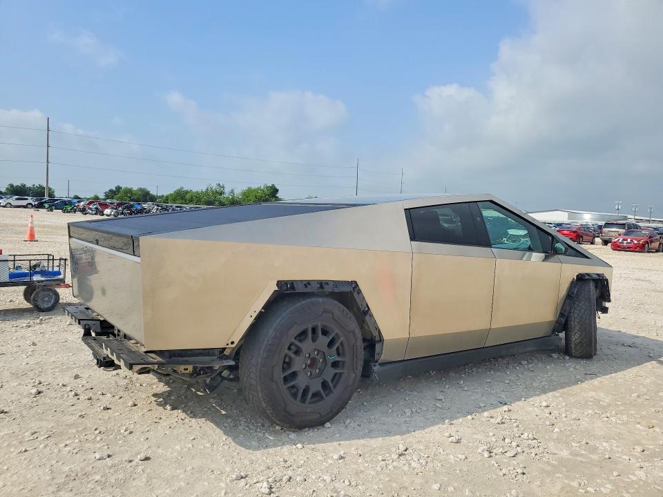 50323656 :رقم المزاد ، 7G2CEHED3RA010782 vin ، 2024 Tesla Cybertruck مزاد بيع