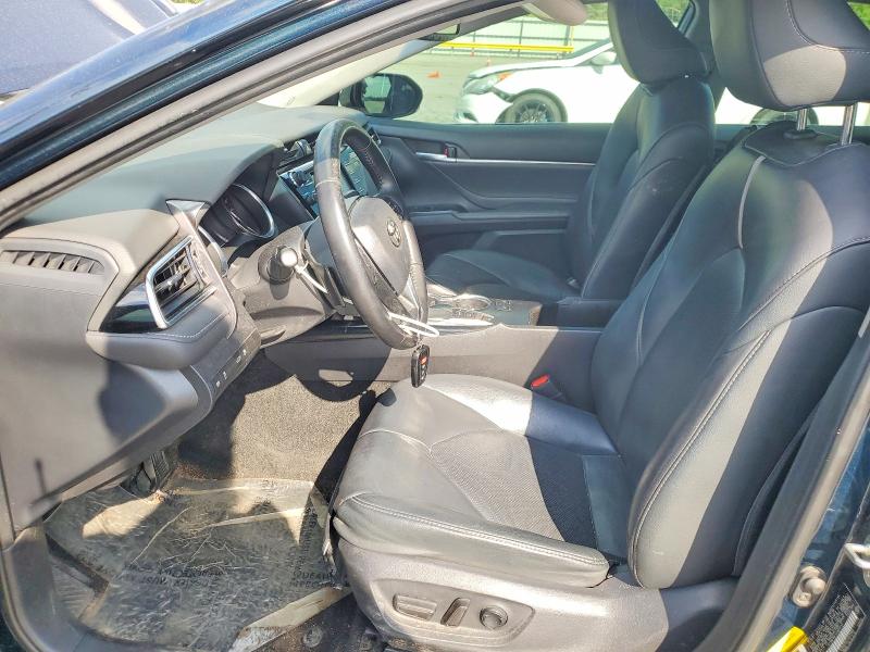 50712726 :رقم المزاد ، 4T1B61HK1JU652747 vin ، 2018 Toyota Camry مزاد بيع