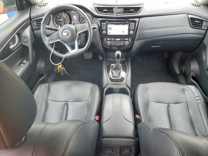 47740196 :رقم المزاد ، 5N1AT2MV9HC800122 vin ، 2017 Nissan Rogue مزاد بيع