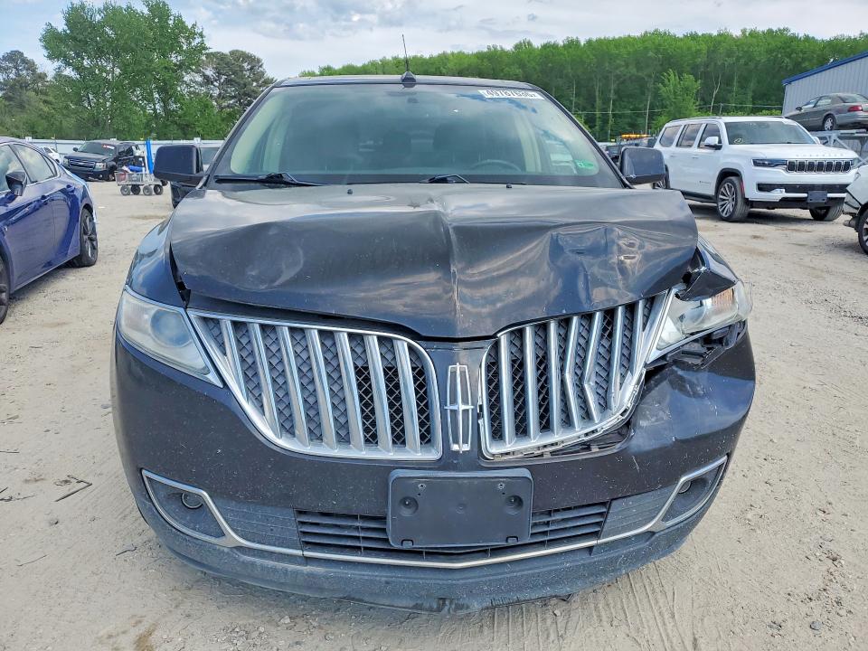 49787636 :رقم المزاد ، 2LMDJ8JK0BBJ13963 vin ، 2011 Lincoln Mkx مزاد بيع