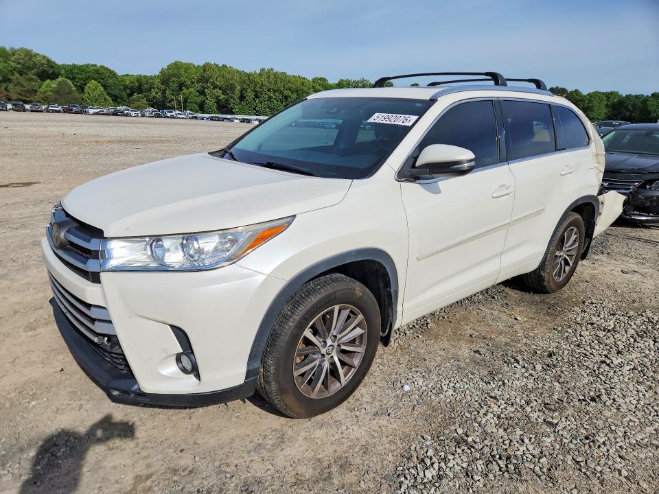 Продажа на аукционе авто 2018 Toyota Highlander, vin: 5TDKZRFH4JS533077, номер лота: 51992076