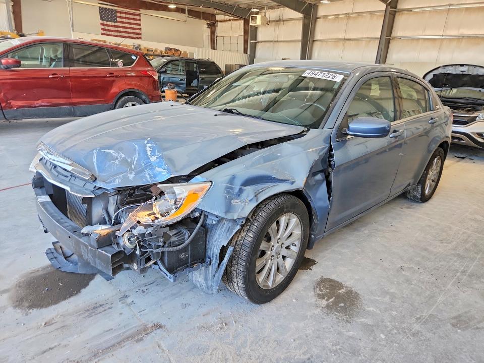 49471226 :رقم المزاد ، 1C3BC1FBXBN602400 vin ، 2011 Chrysler 200 مزاد بيع