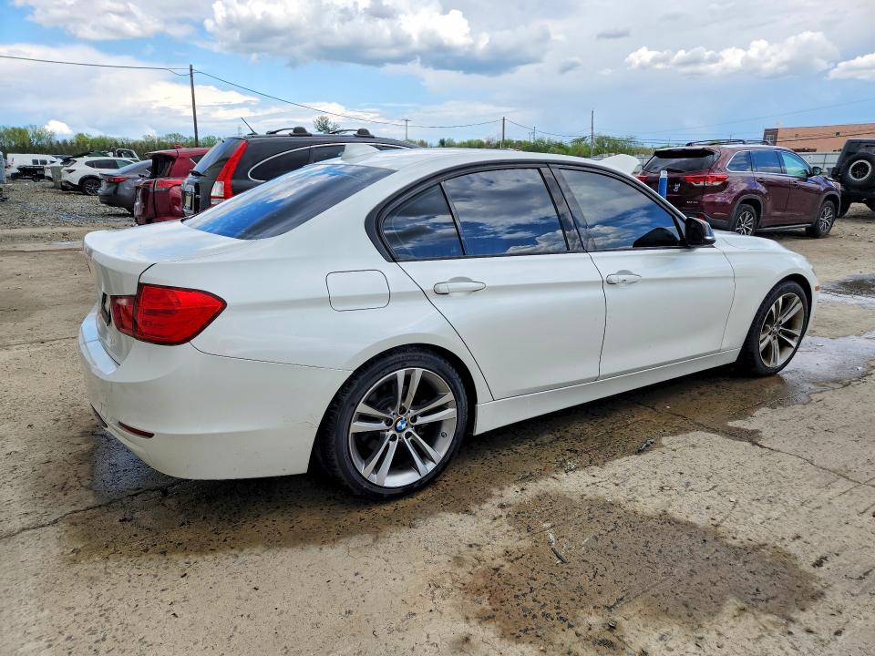 2014 Bmw 328 მანქანა იყიდება აუქციონზე, vin: WBA3A5G53ENP33305, აუქციონის ნომერი: 50391326