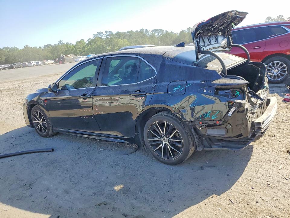 50300896 :رقم المزاد ، 4T1G11AK1NU657712 vin ، 2022 Toyota Camry مزاد بيع