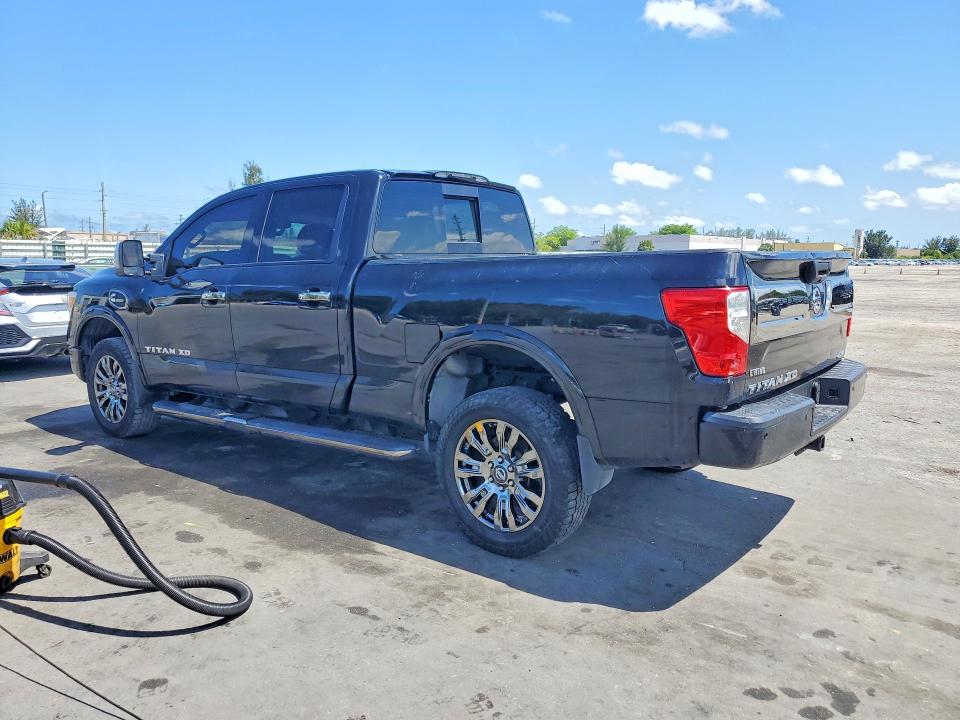 51823096 :رقم المزاد ، 1N6BA1F42HN561043 vin ، 2017 Nissan Titan Xd مزاد بيع