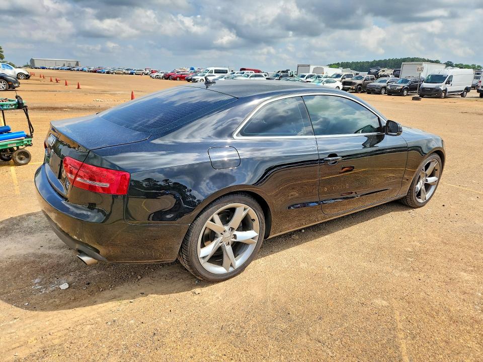 2010 Audi A5 მანქანა იყიდება აუქციონზე, vin: WAUCKAFR3AA074833, აუქციონის ნომერი: 49912986