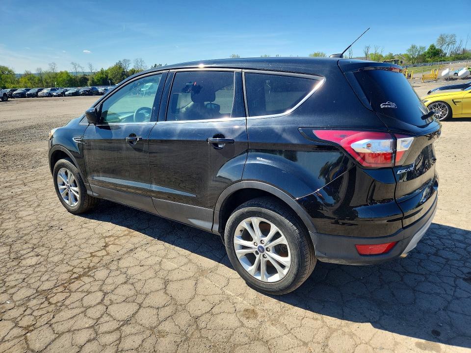 2017 Ford Escape მანქანა იყიდება აუქციონზე, vin: 1FMCU9GD4HUC55135, აუქციონის ნომერი: 51114476