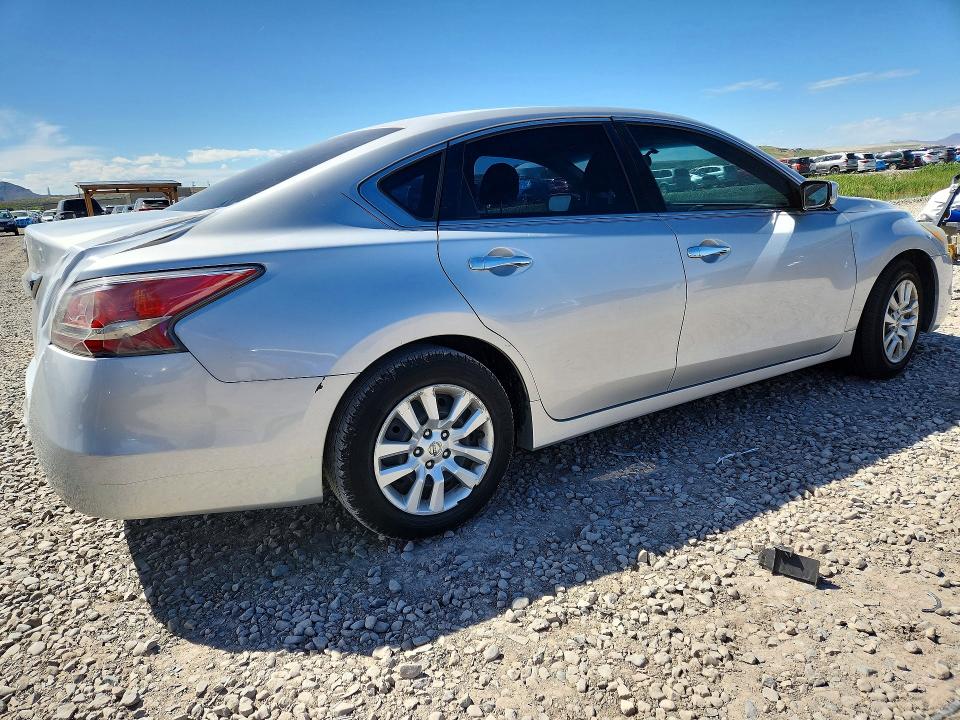 Продажа на аукционе авто 2015 Nissan Altima, vin: 1N4AL3AP4FC447548, номер лота: 52171266