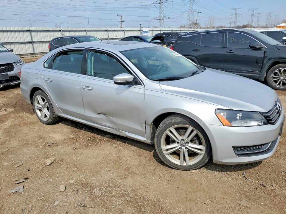 48074216 :رقم المزاد ، 1VWBH7A35EC003692 vin ، 2014 Volkswagen Passat مزاد بيع