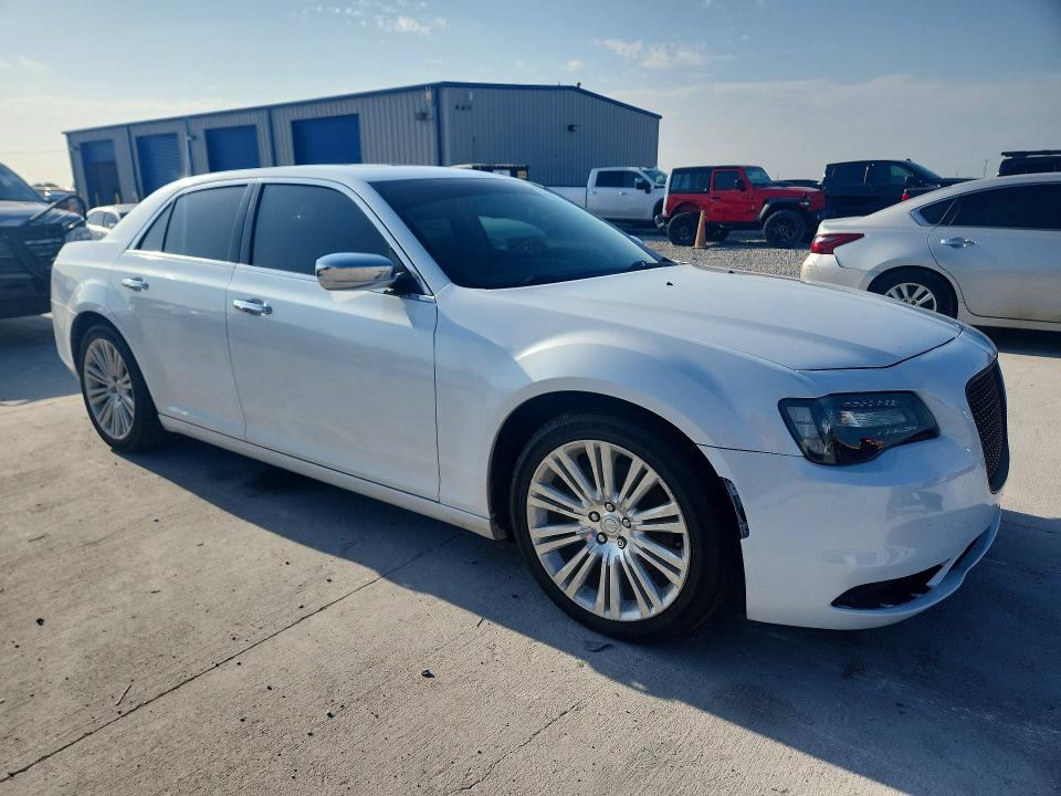 49927016 :رقم المزاد ، 2C3CCAET5DH731610 vin ، 2013 Chrysler 300c مزاد بيع