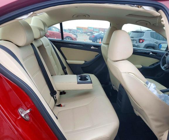 51483976 :رقم المزاد ، 3VWL17AJ3HM385585 vin ، 2017 Volkswagen Jetta مزاد بيع