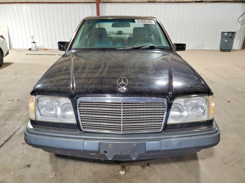 51835766 :رقم المزاد ، WDBEA32E9RC065145 vin ، 1994 Mercedes-benz E مزاد بيع