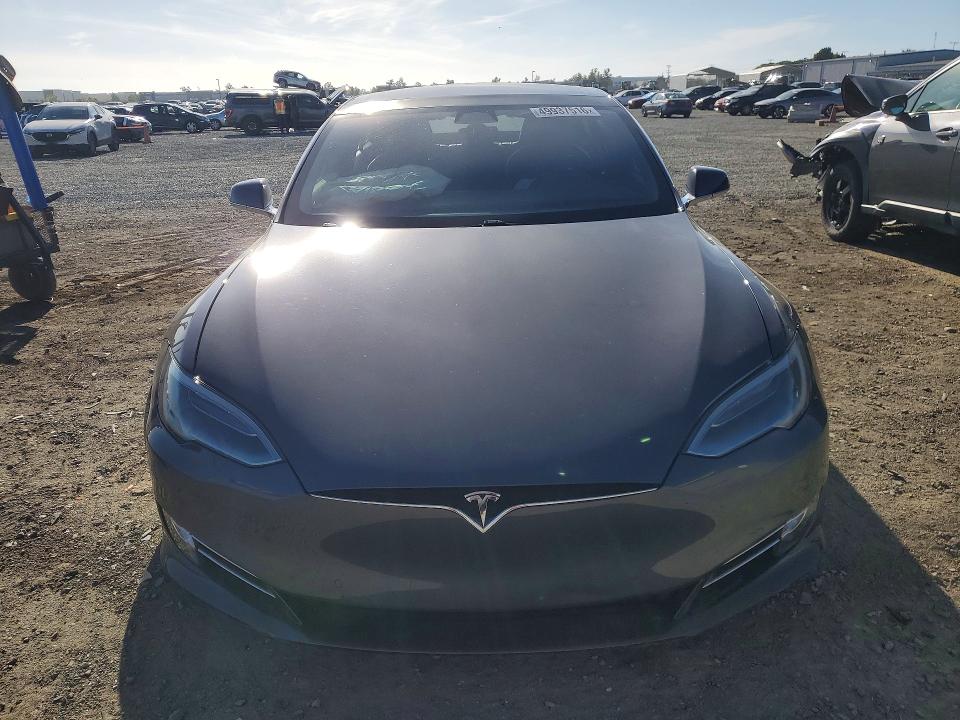 49937516 :رقم المزاد ، 5YJSA1E47JF243878 vin ، 2018 Tesla Model S مزاد بيع